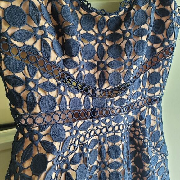 New Sau Lee navy lace fit & flare dress size 8 - Picture 3 of 8